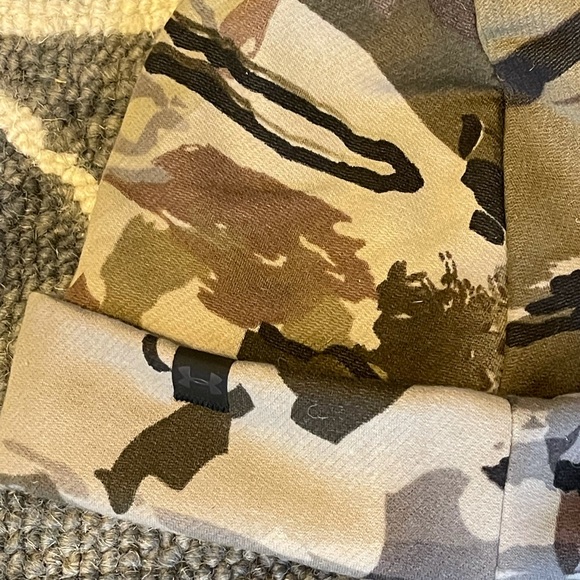 Under Armour ColdGear Storm Mens Camo Beanie Hunting Outdoor Hat 1343193-999 - Picture 3 of 10